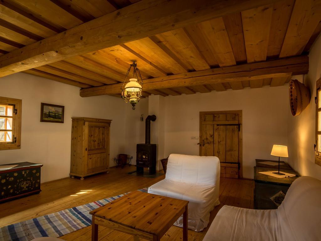 Drevenica Traditional Cottage Old Centre Зуберец Номер фото