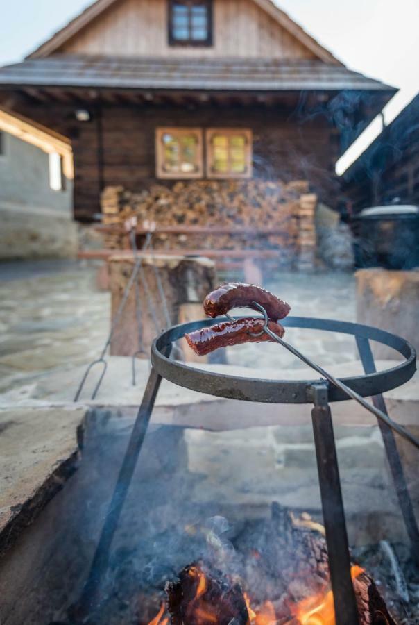 Drevenica Traditional Cottage Old Centre Зуберец Экстерьер фото