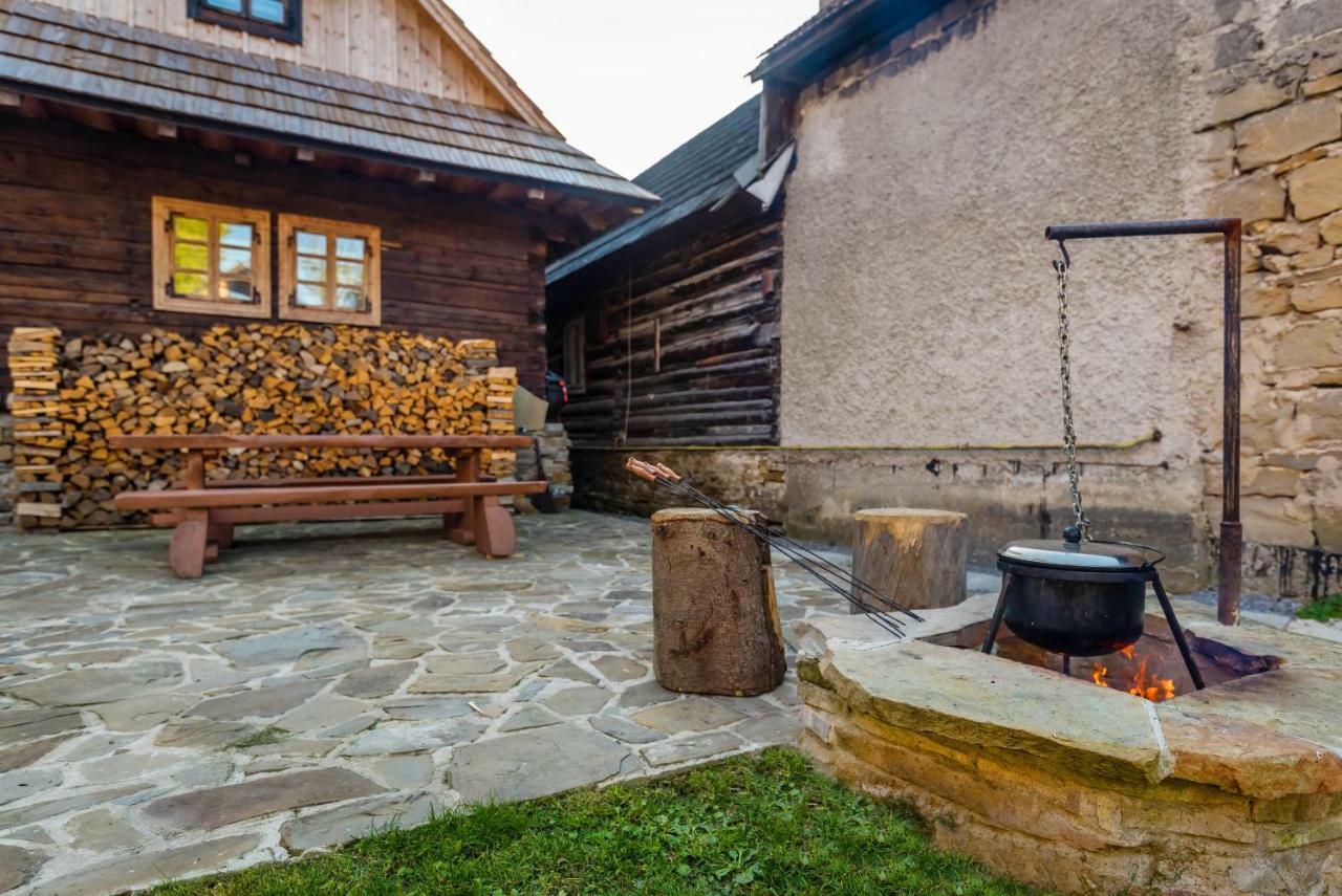 Drevenica Traditional Cottage Old Centre Зуберец Экстерьер фото